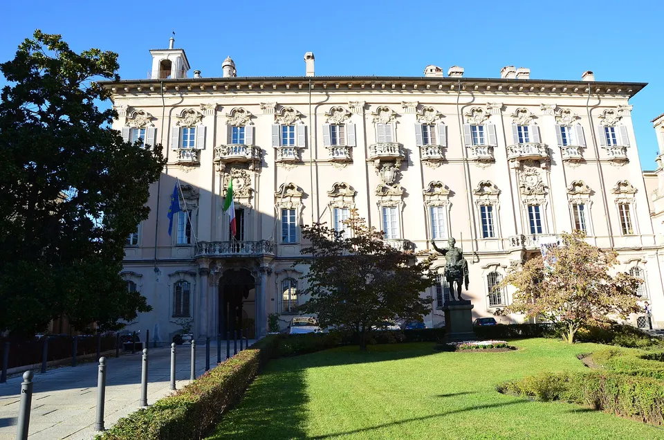 Pavia, adottato il nuovo regolamento comunale sui rifiuti urbani