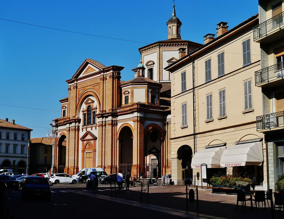 Voghera in Rosa, giovedì 8 ottobre corsa benefica per la ricerca sui tumori