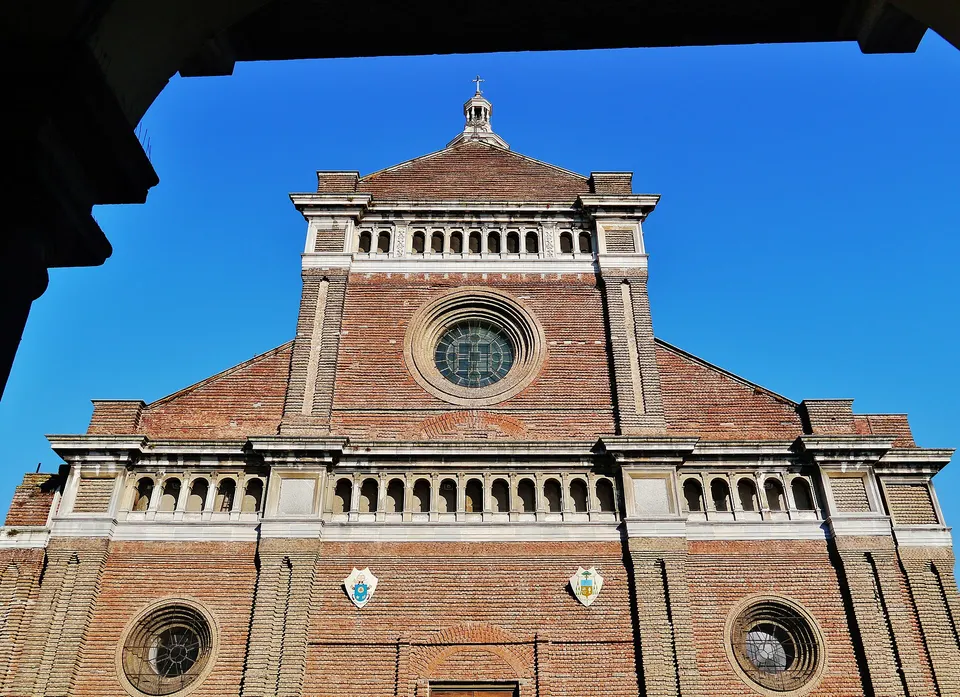 Pavia, Alessandro Zaliani ordinato diacono in Cattedrale dal vescovo Sanguineti