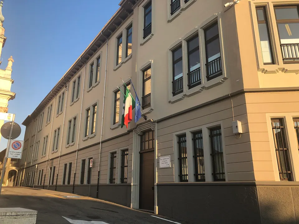 La scuola elementare di Cilavegna come si presenta oggi