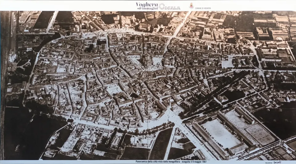 Vista aerea di Voghera, 1907