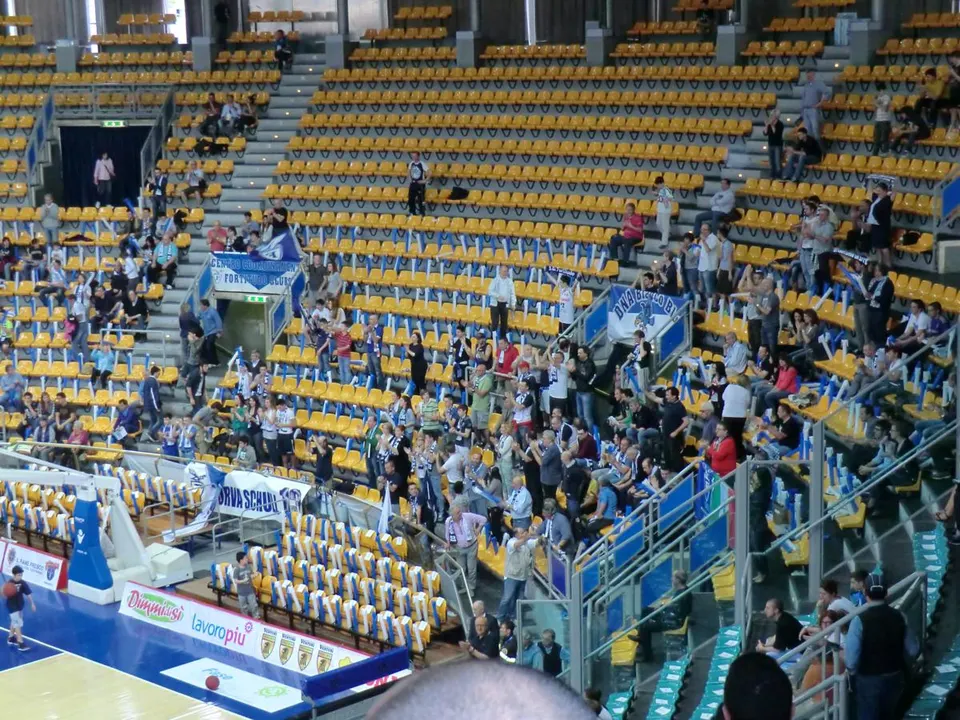 Alcune immagini scattate in occasione dell'incontro di LegaDue tra Bologna e Forlì al PalaDozza di Bologna.