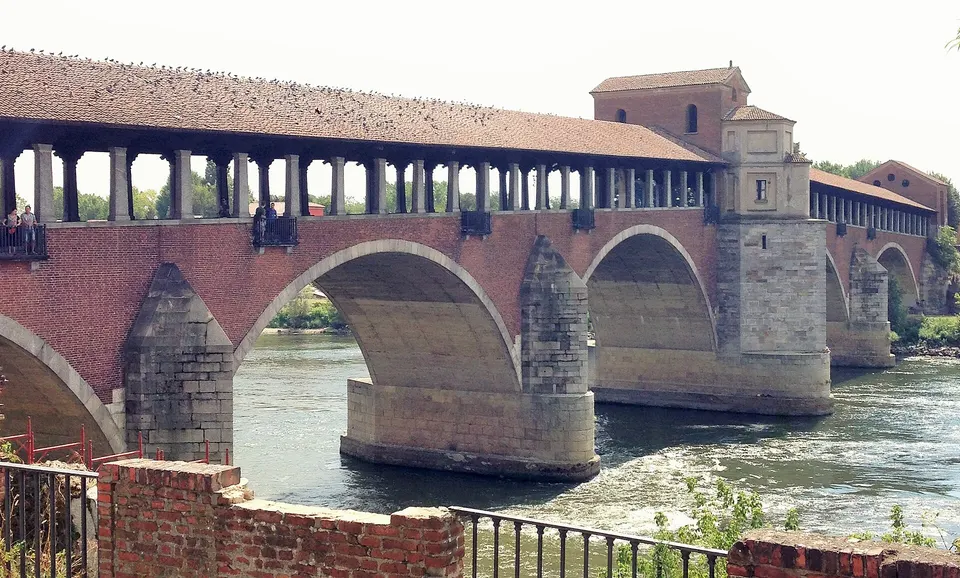 Puente de entrada a Pavía